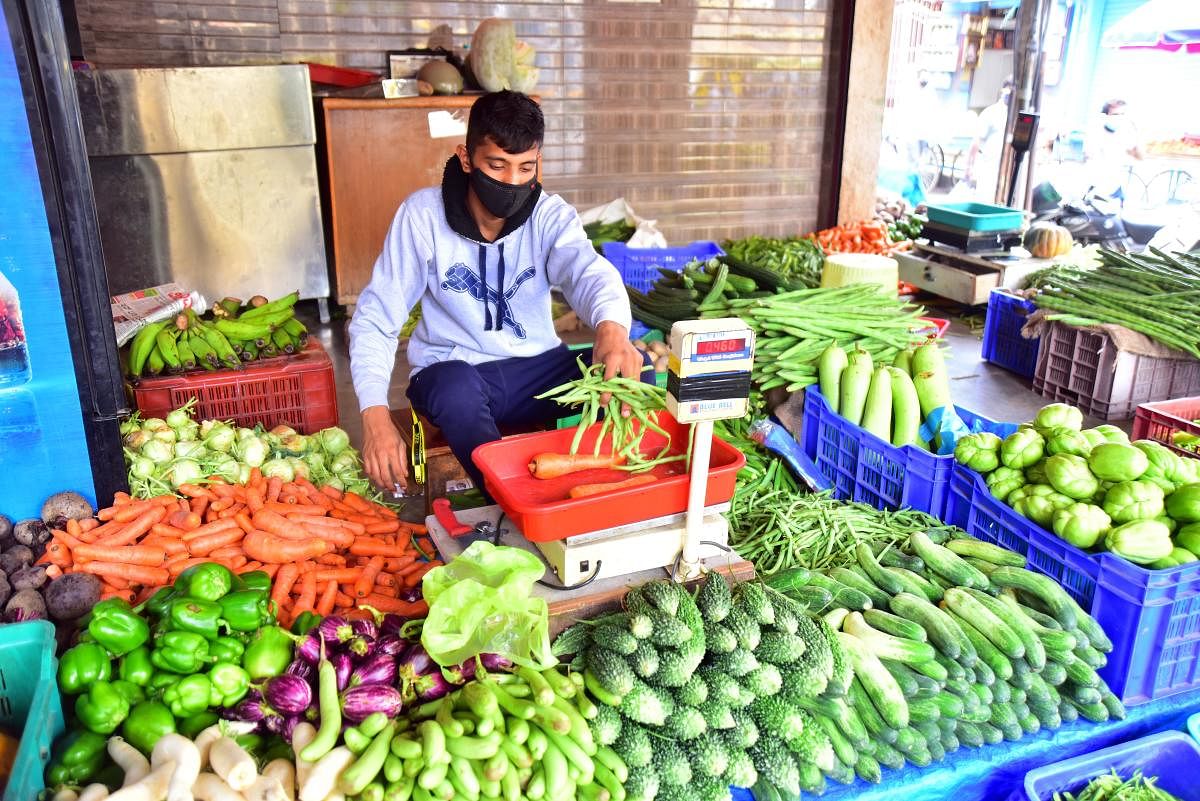 Merchants at the Yeshwantpur APMC market told DH that the prices of vegetables, particularly onions and potatoes, have remained stable for the last two weeks. Credit: DH File Photo/Anup Ragh T