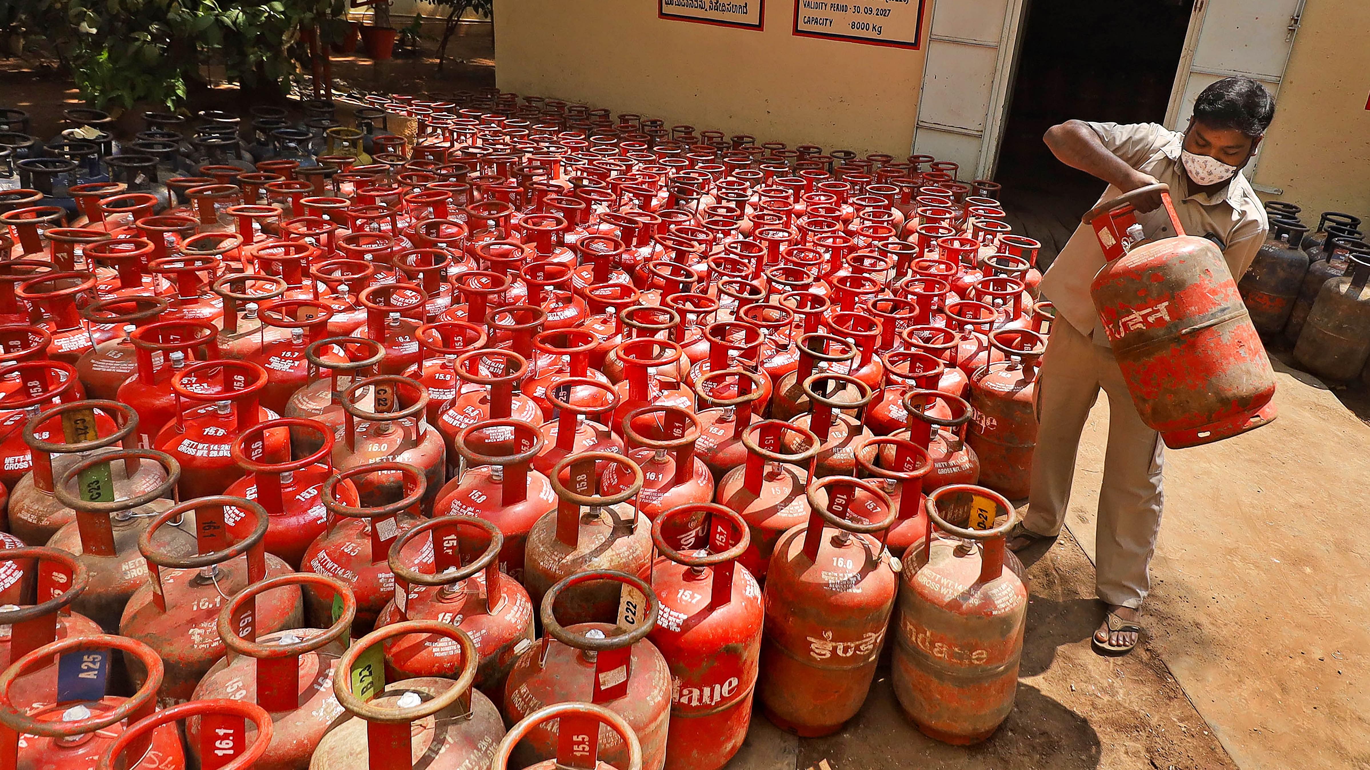 LPG is available only at one rate, market price, across the country. The government, however, gives a small subsidy to select customers. Credit: PTI File Photo