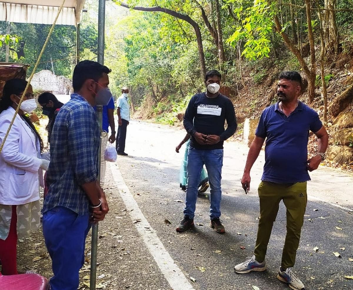 Virajpet Tahsildar Yoganand visits Makutta checkpost near Virajpet on Wednesday.