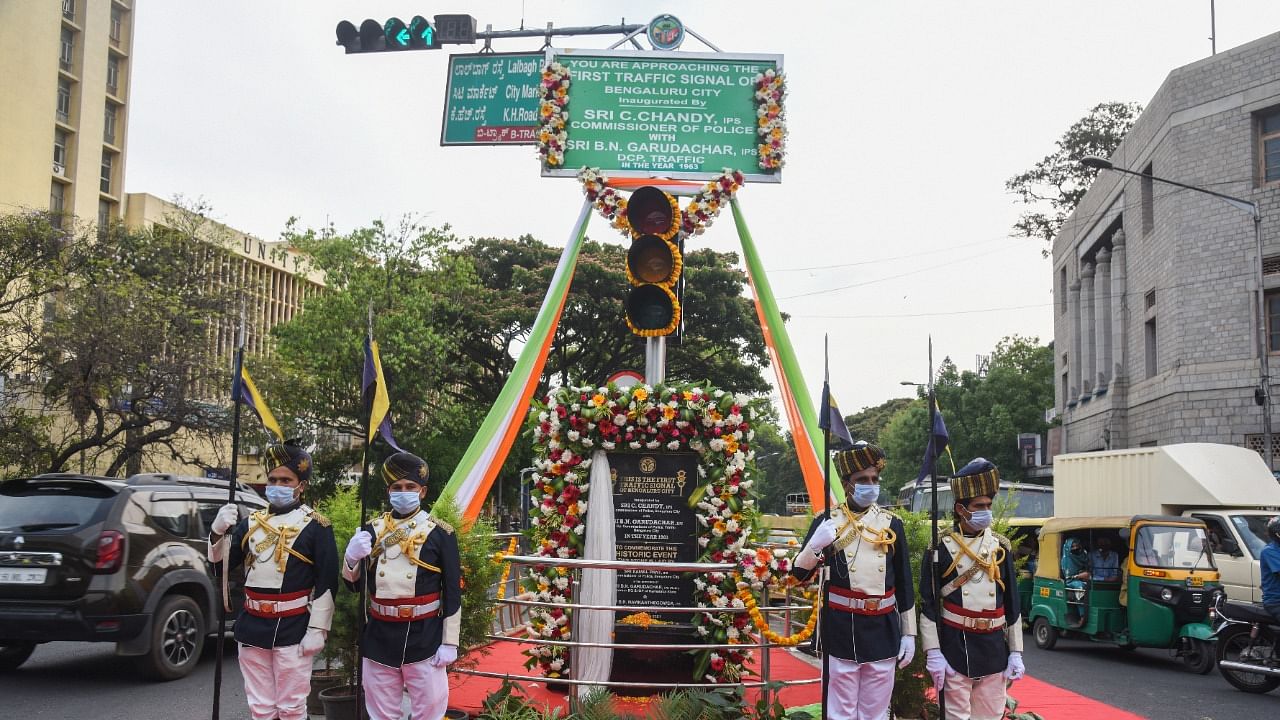 Bengaluru City Police commemorate the city's first ever traffic signal installed in 1963 at N R Junction. Credit: DH Photo/ S K Dinesh