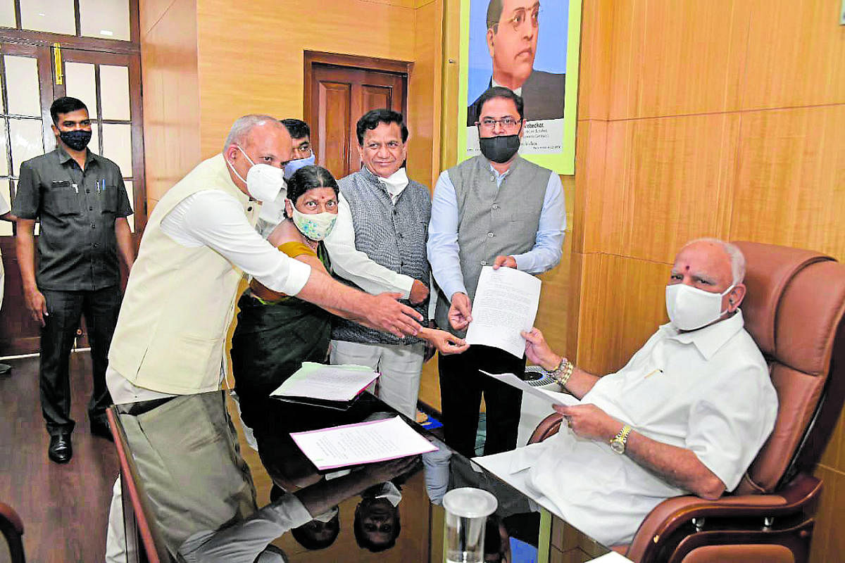 A delegation submitted a memorandum to Chief Minister B S Yediyurappa.
