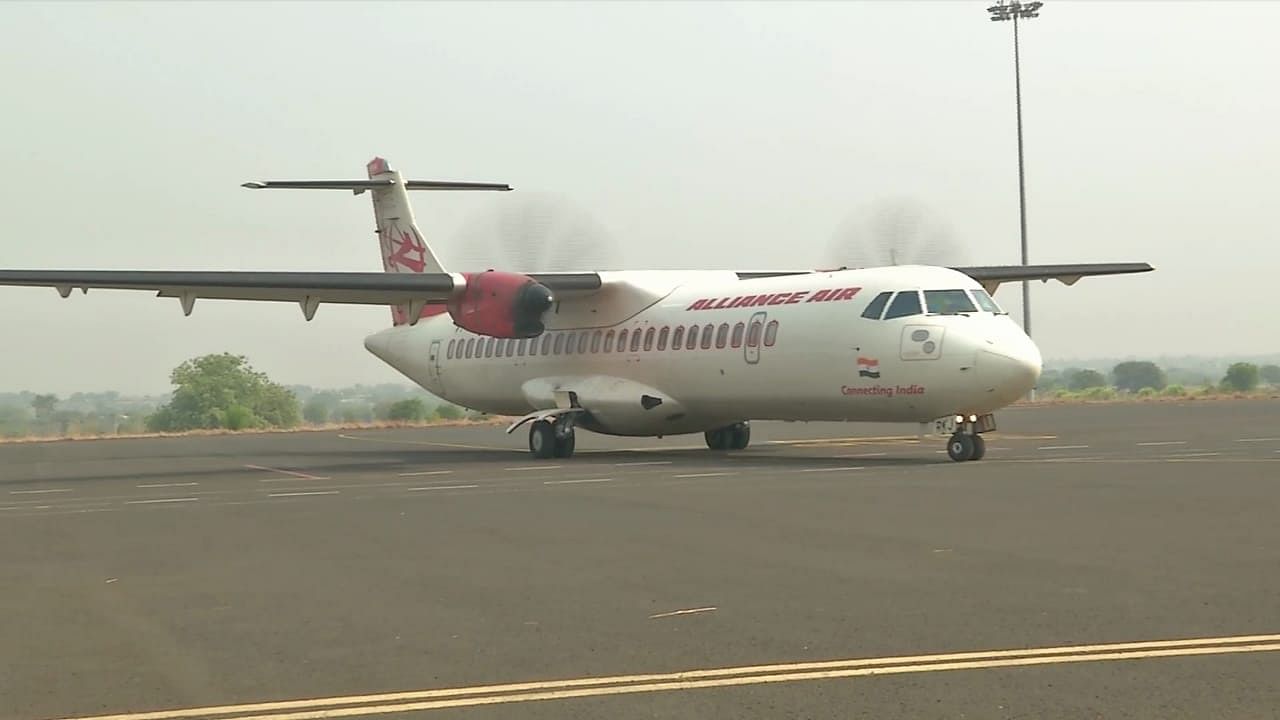 The first flight, carrying 22 passengers, took off from Mumbai Airport at 9.07 am and arrived at Kalaburagi Airport at 9.40 am. Credit: Information and Public Relations Department.