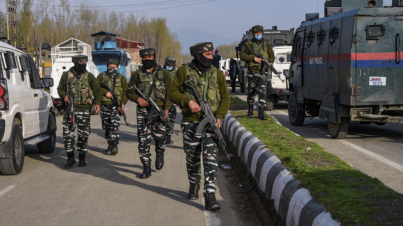 Senior security personnel arrive at the spot during a militant attack, at Lawaypora on the outskirts of Srinagar. Credit: PTI Photo