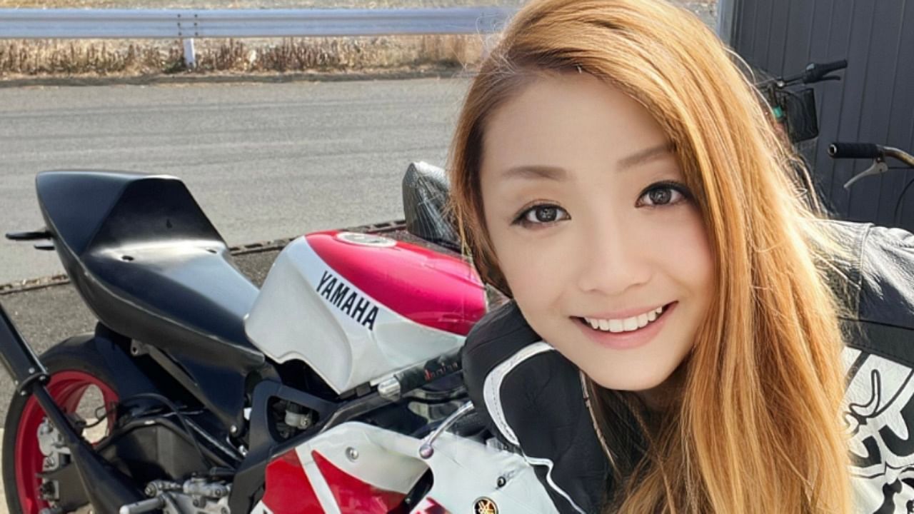 The "young female" motorbike enthusiast from Japan. Credit: Twitter/@azusagakuyuki