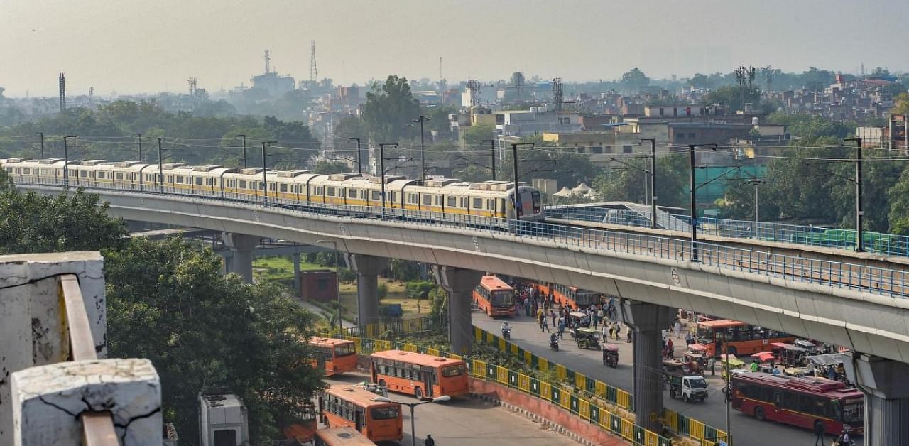 It advised the commuters who do not fall in the essential category to complete the journey and reach there destination by 10 pm. Credit: PTI Photo