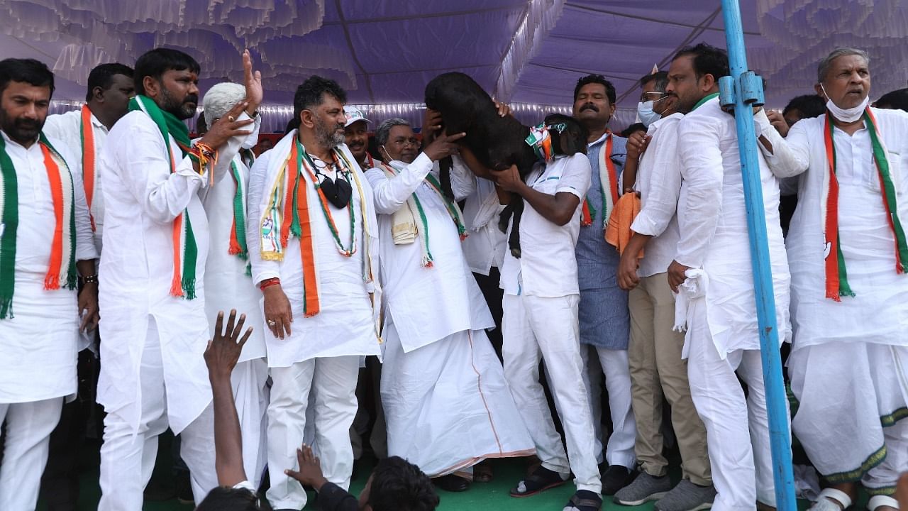 Congress leader Siddaramaiah during a rally in poll-bound Maski. Credit: DH File Photo