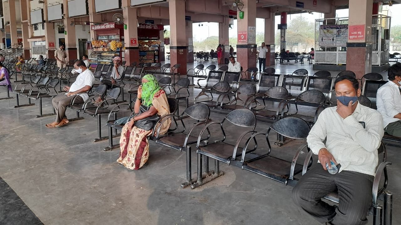 Central bus stand in Raichur city wore a deserted look on Wednesday. Credit: Special arrangement