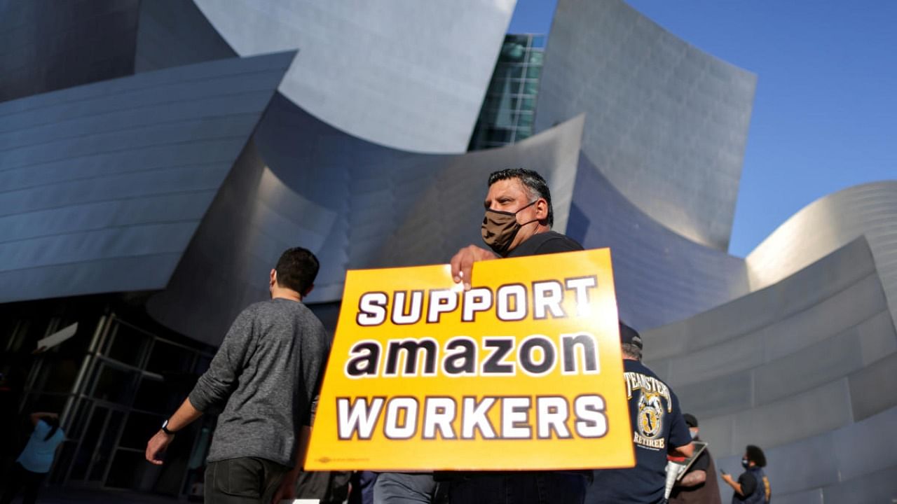 Protest in support of the unionizing efforts of the Alabama Amazon workers, in Los Angeles. Credit: Reuters Photo