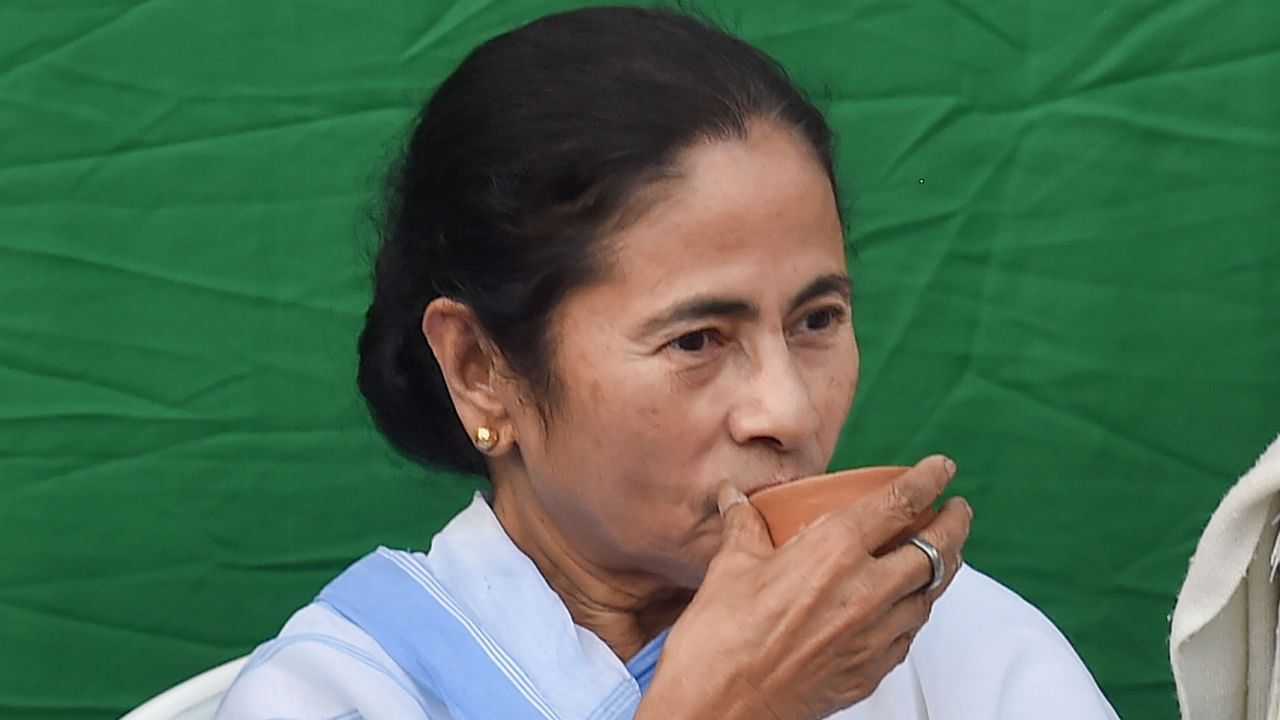 West Bengal Chief Minister and TMC supremo Mamata Banerjee drinks tea from a 'kulhad'. Credit: PTI File Photo