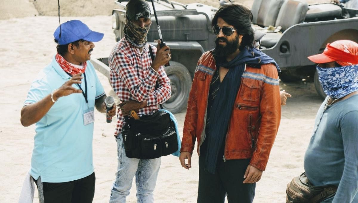 Vikram Mor with Yash on the sets of 'KGF: Chapter 1'