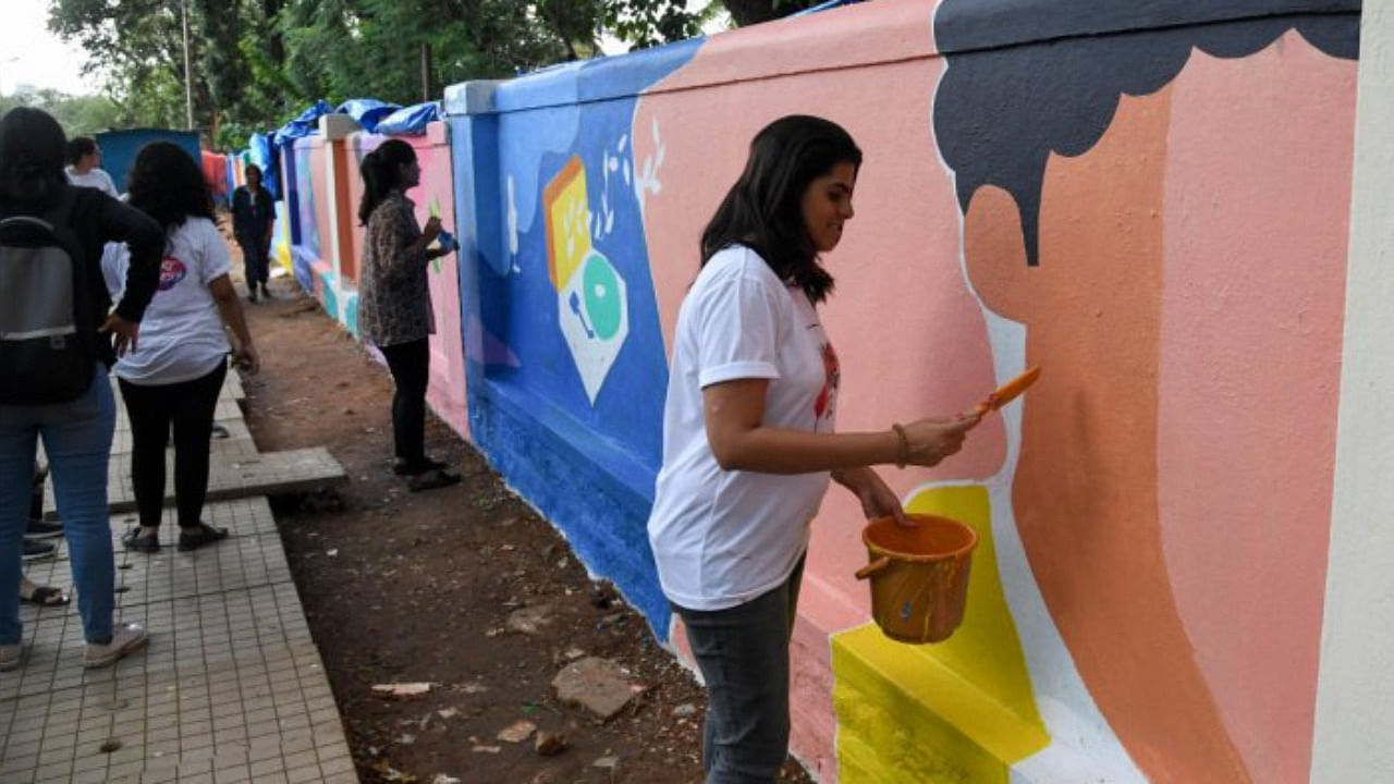 Activists use art to create awareness about mental health in Bengaluru. Credit: DH Photo/ B H Shivakumar
