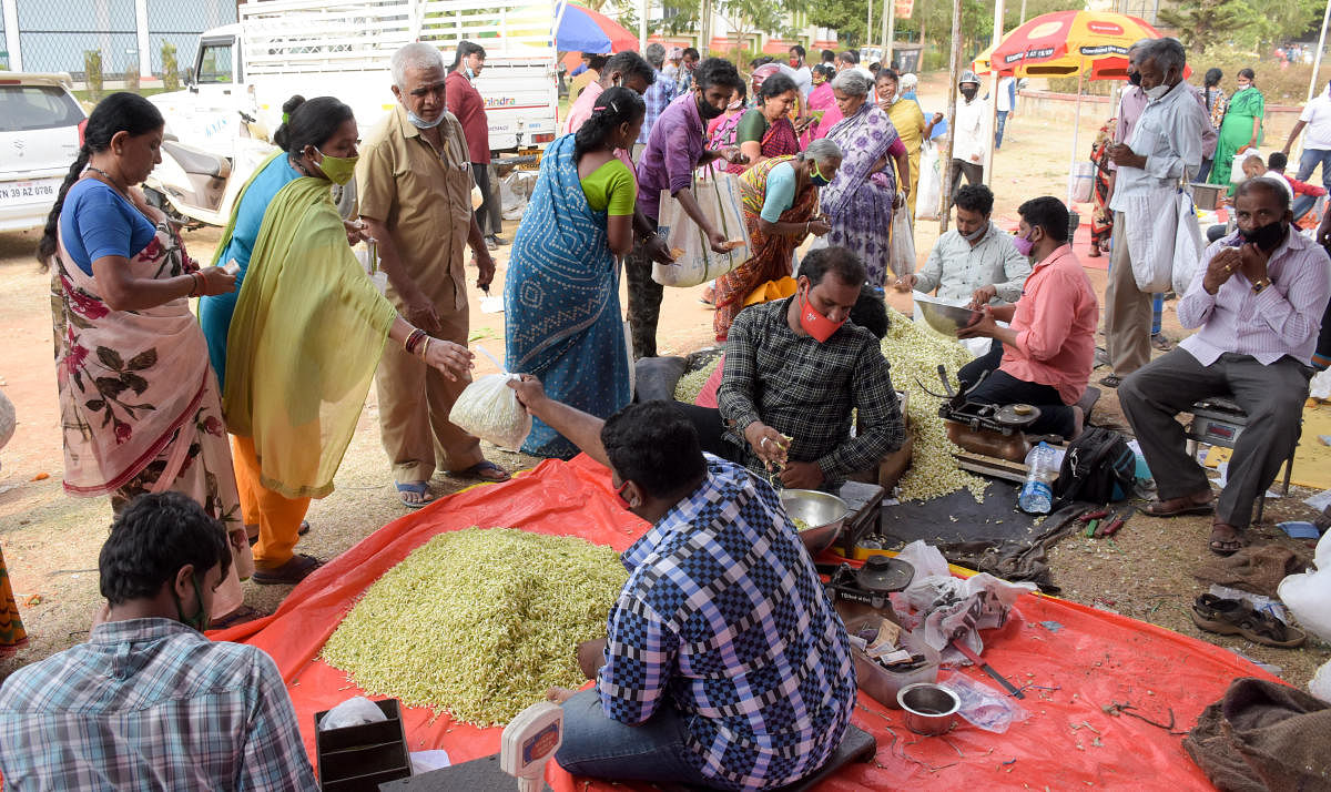 <div class="paragraphs"><p>Representative image of makeshift stalls.</p></div>