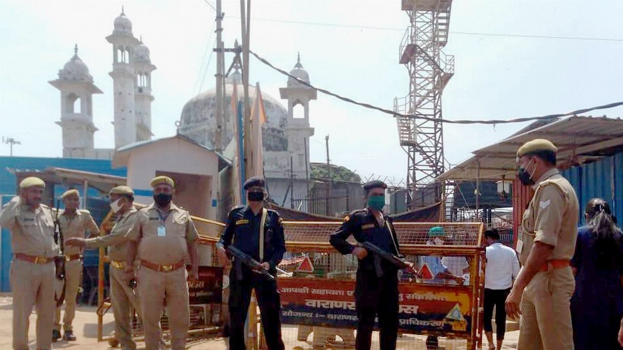 Kashi Vishwanath temple and Gyanvapi mosque in Varanasi. Credit: PTI File Photo