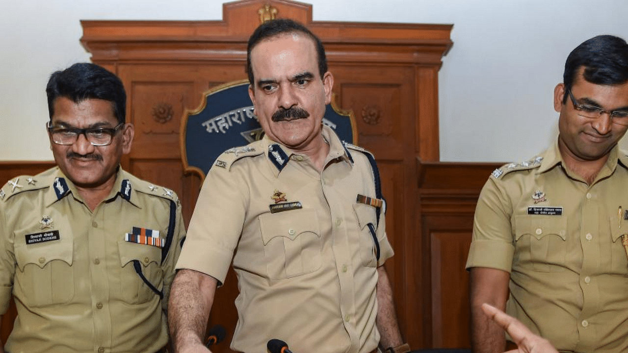 This is a second inquiry that the state government has ordered against former Mumbai police commissioner Param Bir Singh (centre). Credit: PTI File Photo