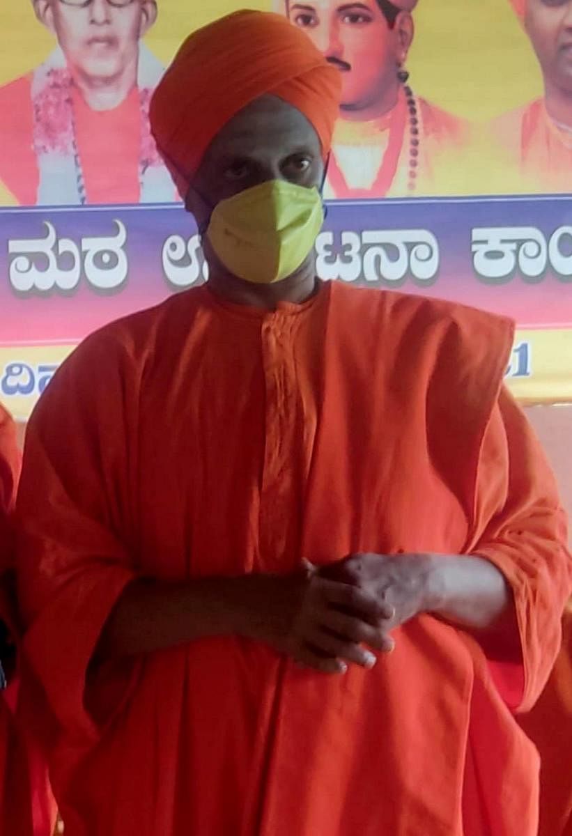 Tumakuru Siddaganga Mutt seer Siddalinga Swami.