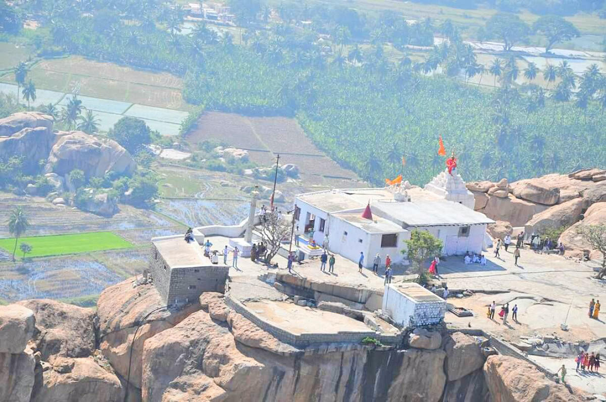 A view of the Anjaneyaswamy temple atop Anjanadri Hill near Anegondi in Gangavathi taluk, Koppal district. DH photo