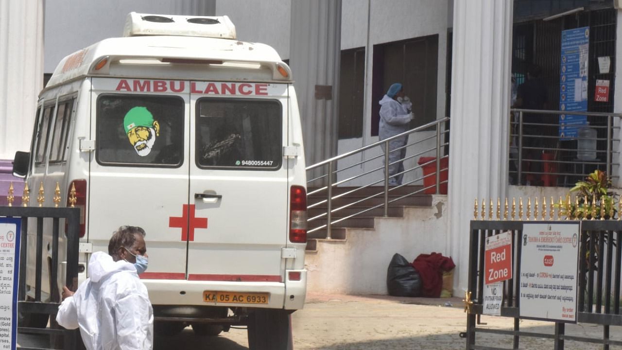 As the number of cases in the city increases, many are finding it tough to find pandemic-related services such as ambulances and hospital beds. Credit: DH Photo/Janardhan B K