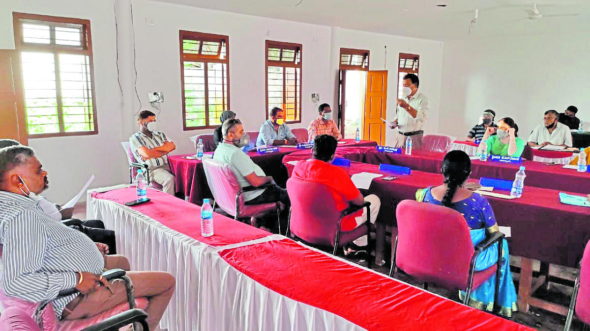 Town Panchayat president B Jaivardhan chaired a special meeting in Kushalnagar.