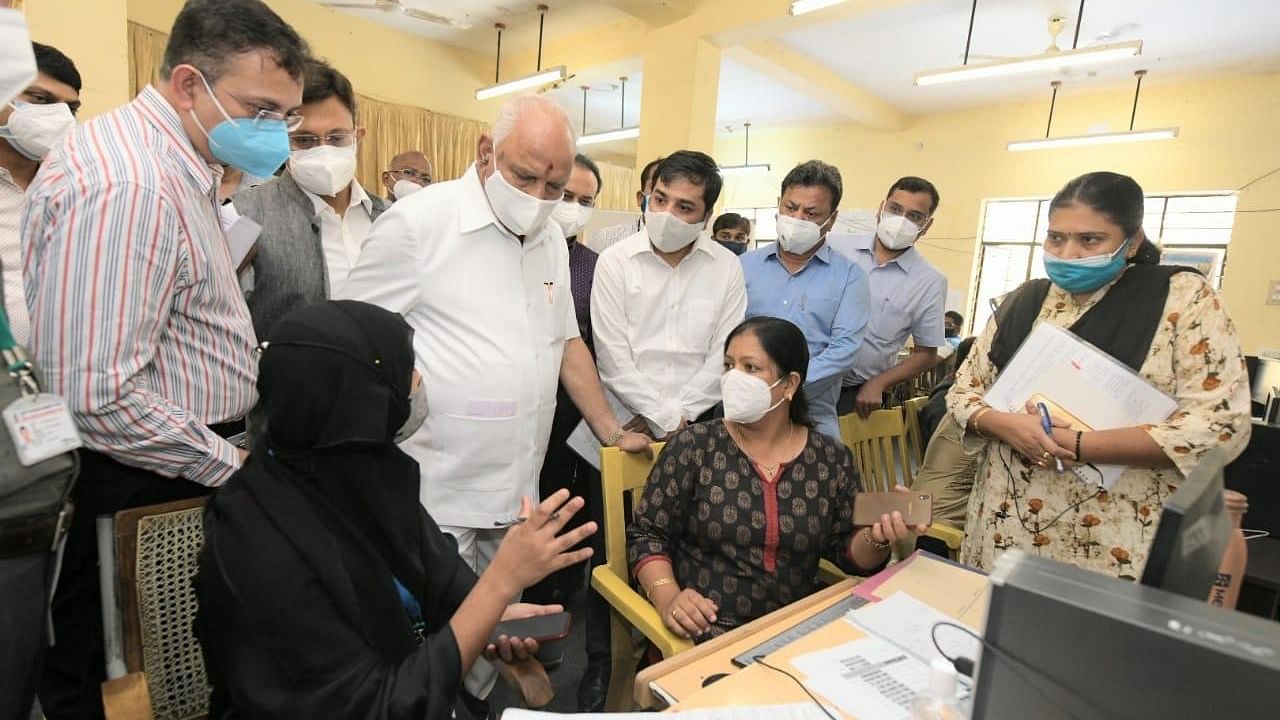 Yediyurappa visited the Covid-19 war rooms in the Arogya Soudha on Magadi Road and in Malleswaram. Credit: Karnataka CMO