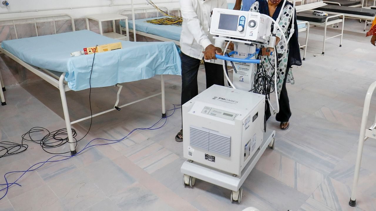 The doctors at taluk hospital had referred all four to a hospital equipped with ventilator beds. But the family members of the patients could not find beds with ventilator support. Credit: PTI File Photo