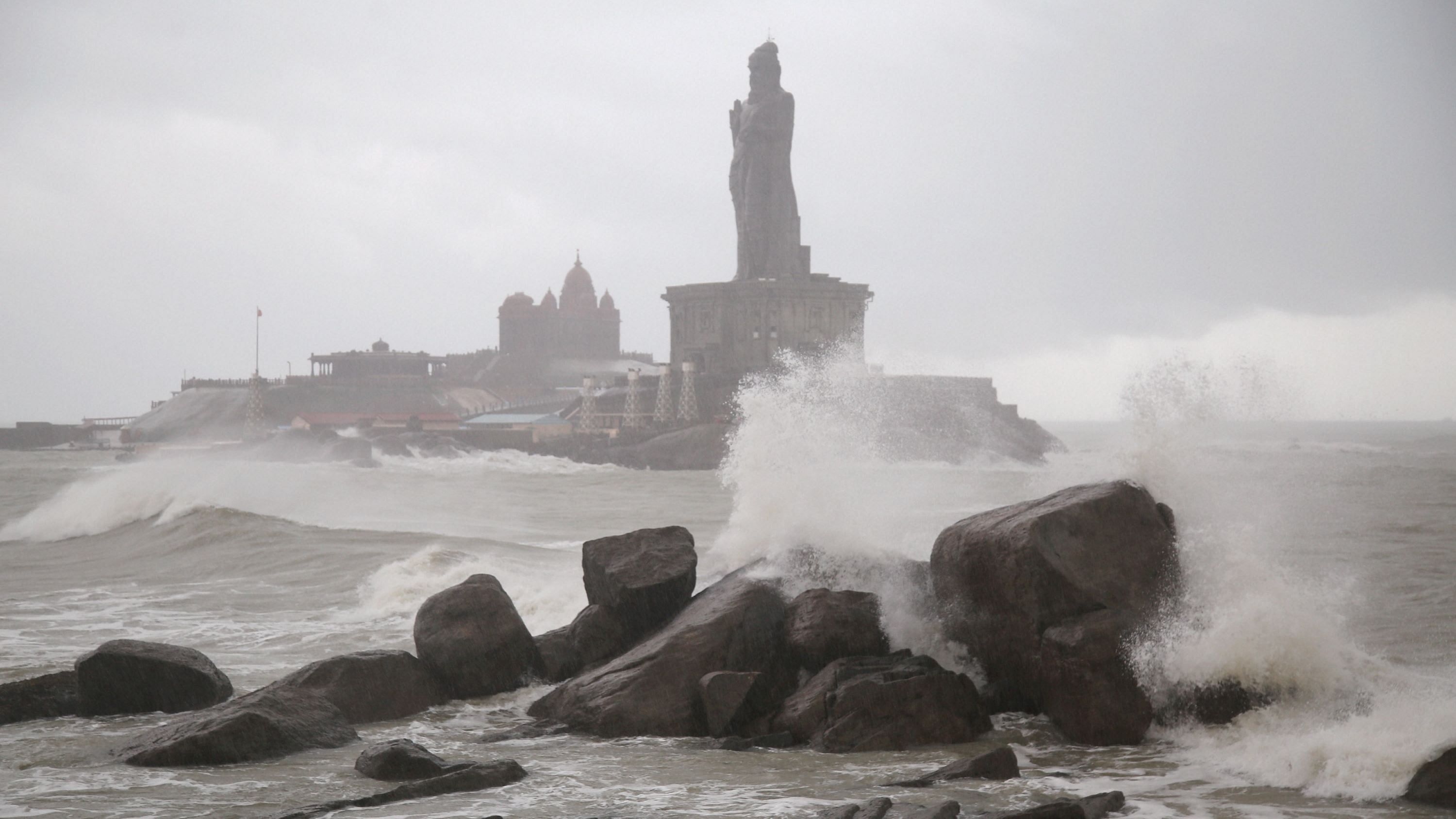 Huge wave turbulence due to the cyclone in the Arabiean, at a seashore in Kanyakumari, Saturday. Credit: PTI