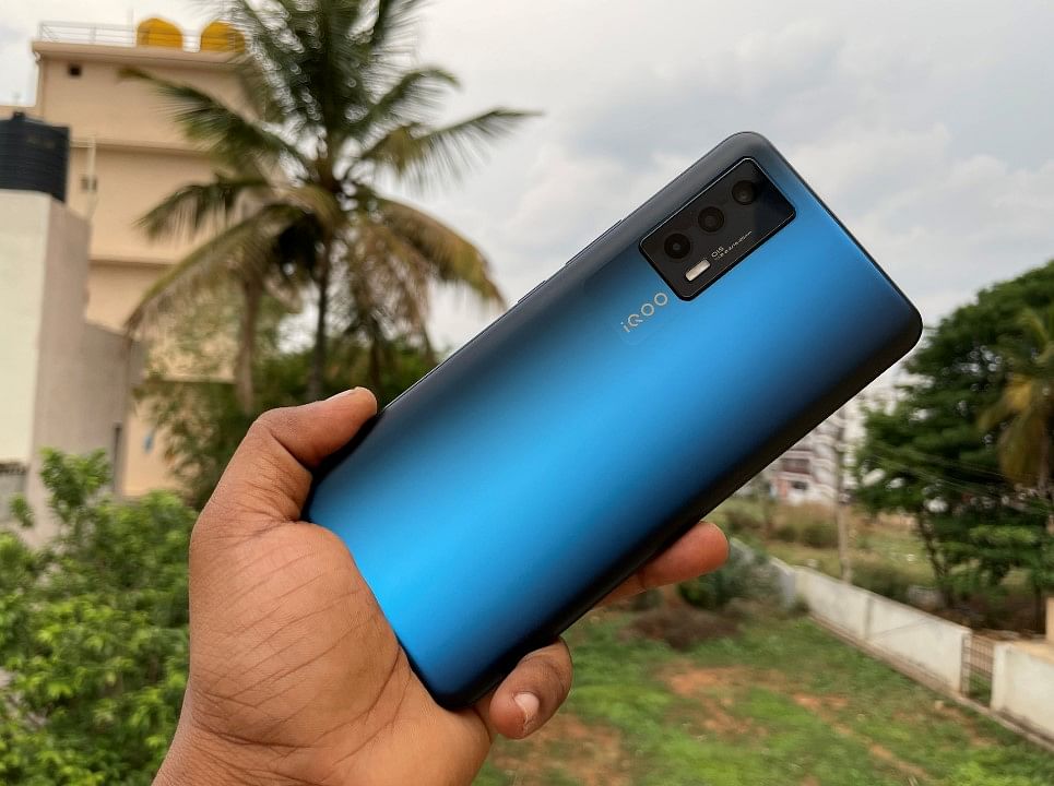 iQOO 7 is one of most affordable flagship phone. Credit: DH Photo/KVN Rohit