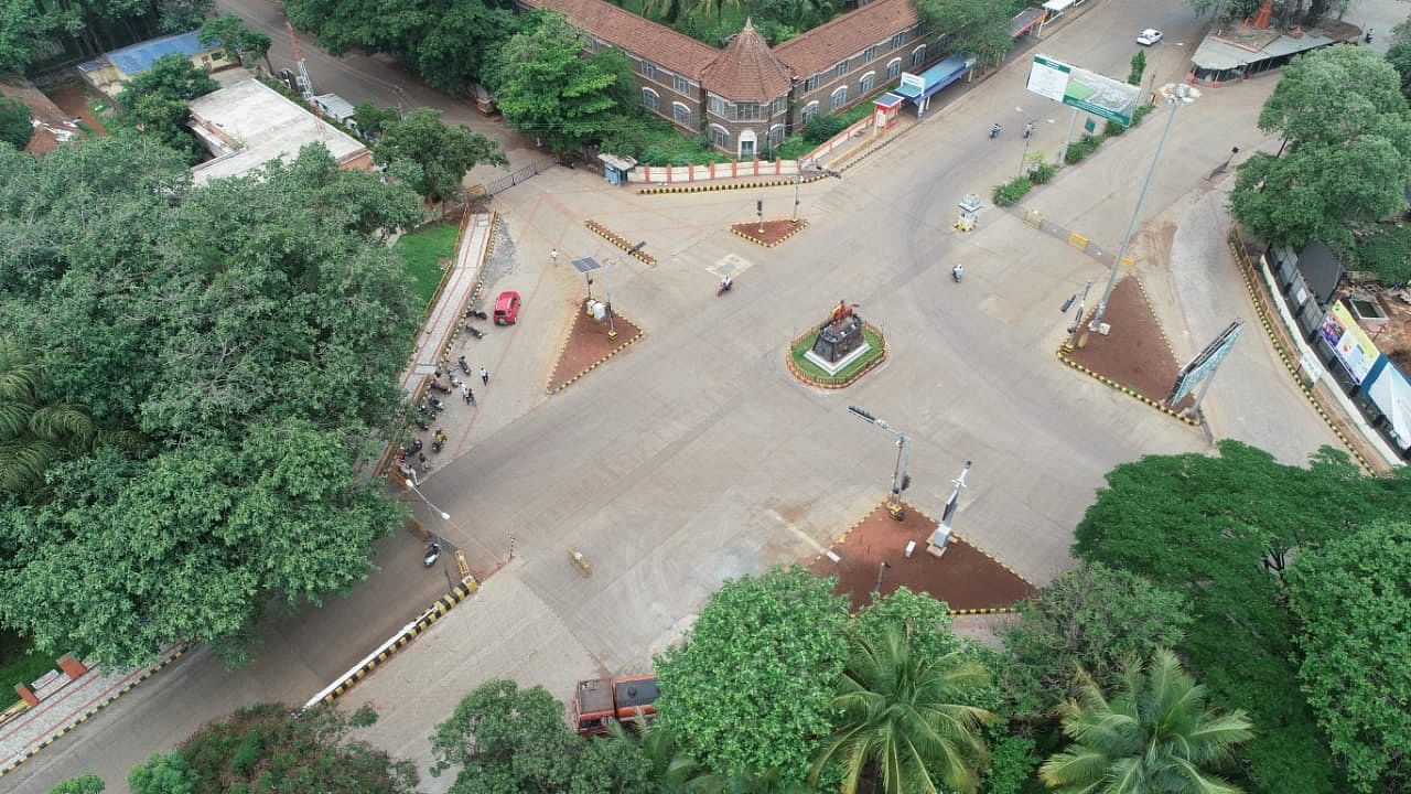 An aerial view of Channamma Circle in Belagavi sans vehicles and movement of people during 'complete lockdown' to prevent spread of Covid-19. Credit: DH Photo/Raju Gavali