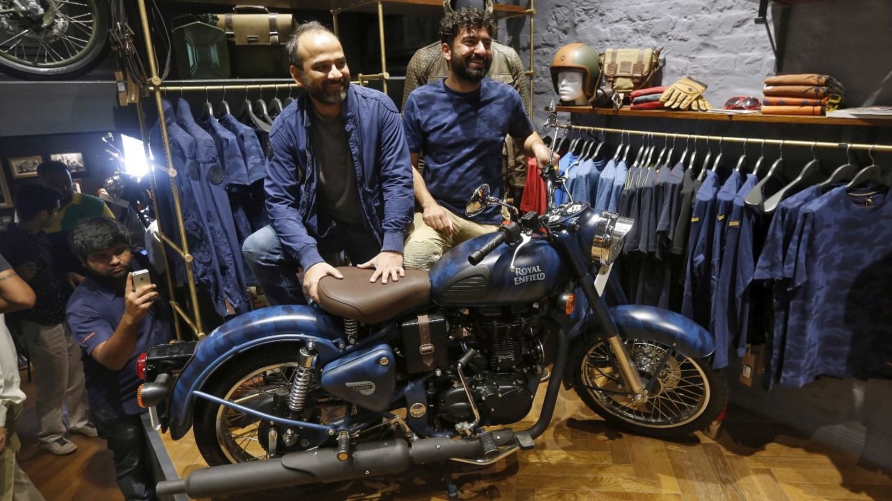  Eicher Motors Ltd. CEO Lal and President of Royal Enfield Singh pose in New Delhi. Credit: Reuters File Photo