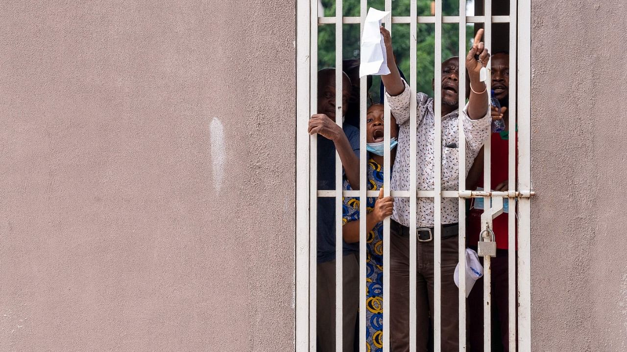Quarantined patients in Kinshasa protest. Credit: AFP Photo