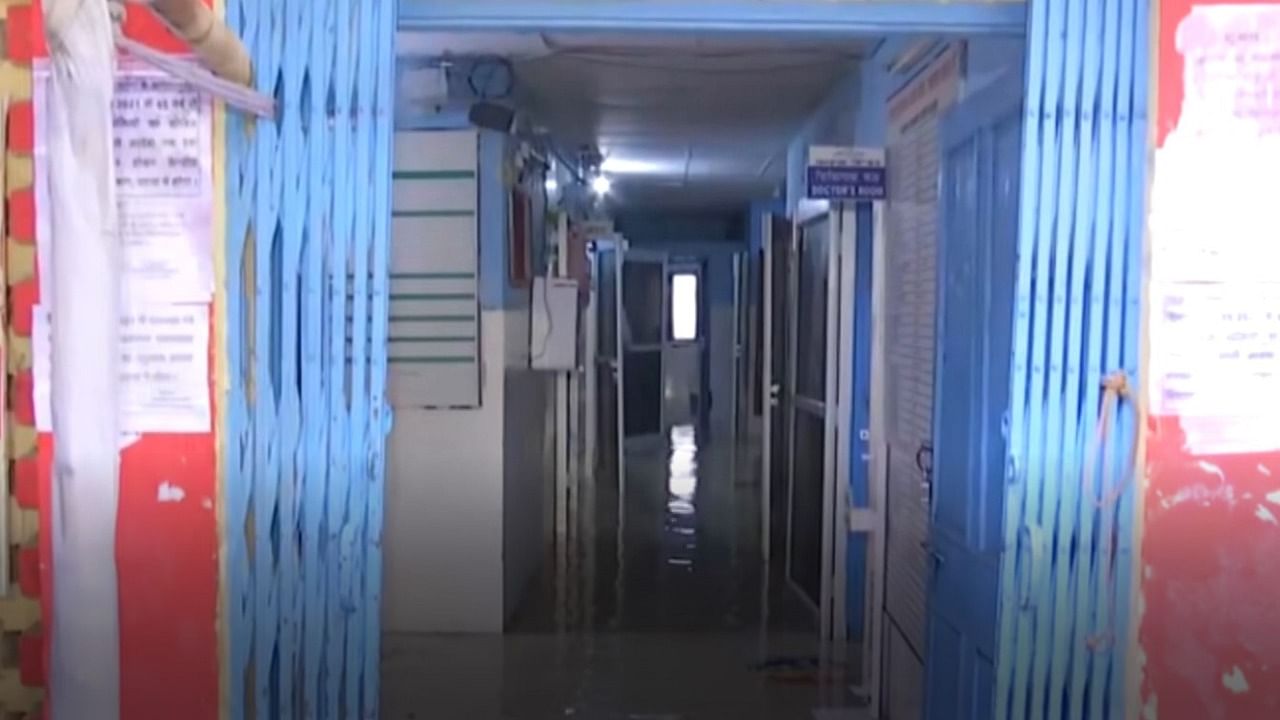 An inundated Jaya Prabha hospital campus in Patna. Credit: Screengrab via ANI