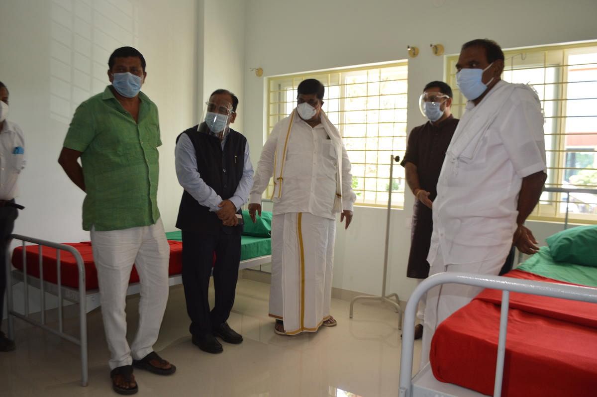 District In-charge Minister K Gopalaiah inaugurates the step down hospital in Hassan, on Wednesday. DH PHOTO