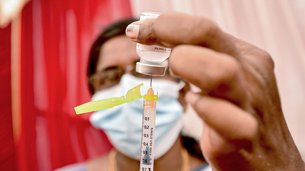 The world's second most populous country has administered more than 231 million (23.1 crore) vaccinations since starting the campaign. Credit: PTI File Photo