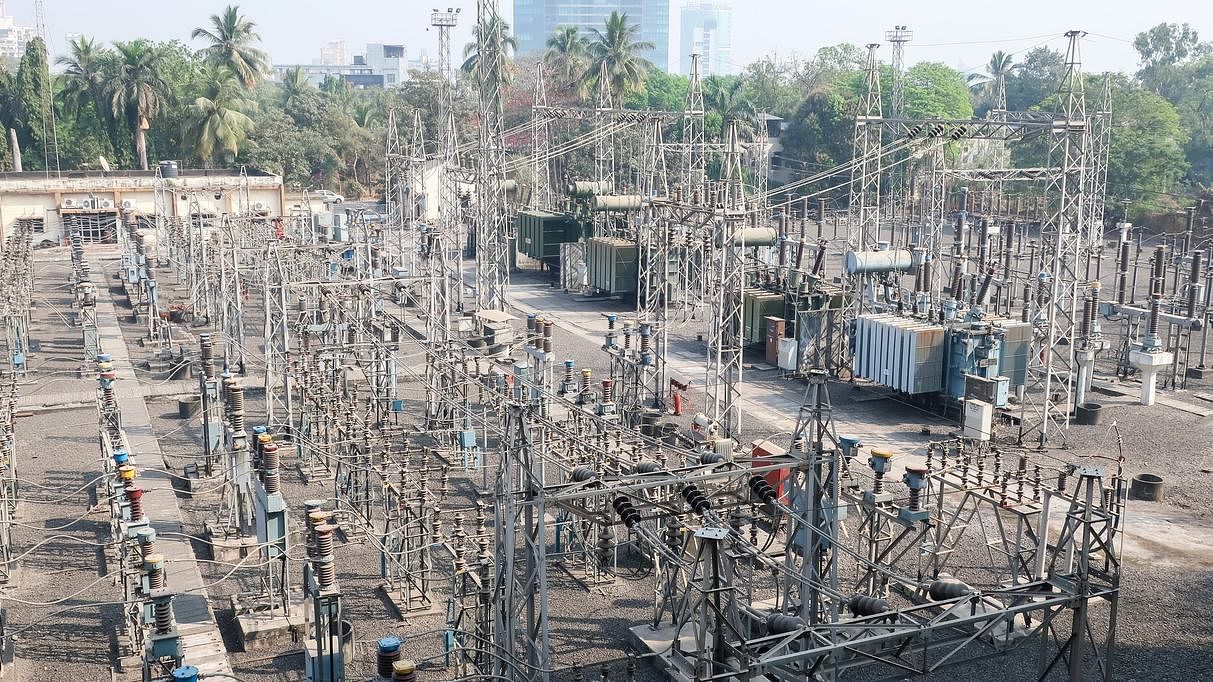 Retiring these old units (Bhusawal Unit 3, Chandrapur Units 3-7, Khaparkheda Units 1-4, Koradi Unit 6 and 7, Nashik Units 3-5.) instead of incurring the capex to retrofit them will save approximately Rs 2,000 crore in avoided costs. The cost of electricity from these units is far more expensive than today’s competitive tariffs for renewable energy. Credit: iStock Photo