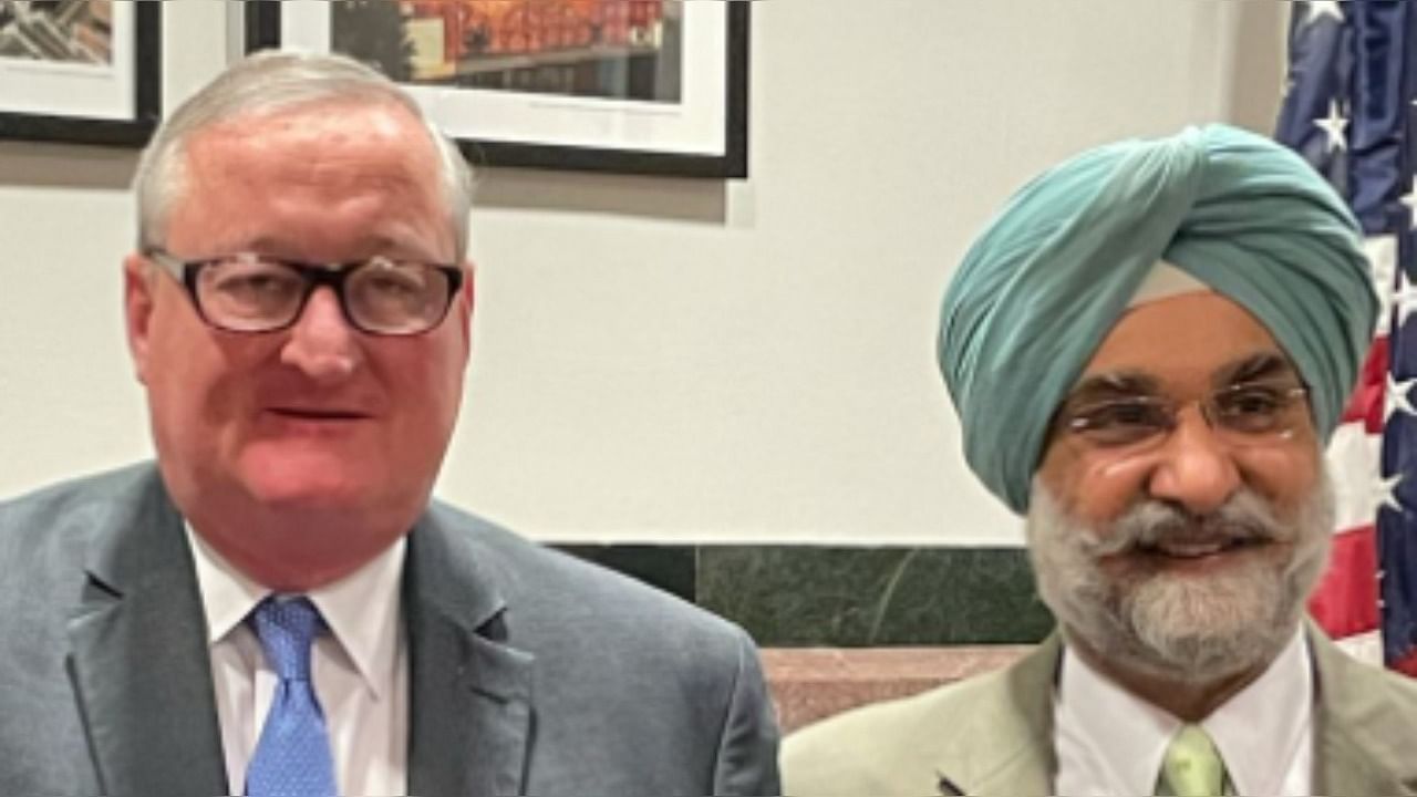 Kenney and Sandhu (R) discussed the potential to collaborate on sustainability initiatives, including electric mobility. Credit: Twitter/@SandhuTaranjitS