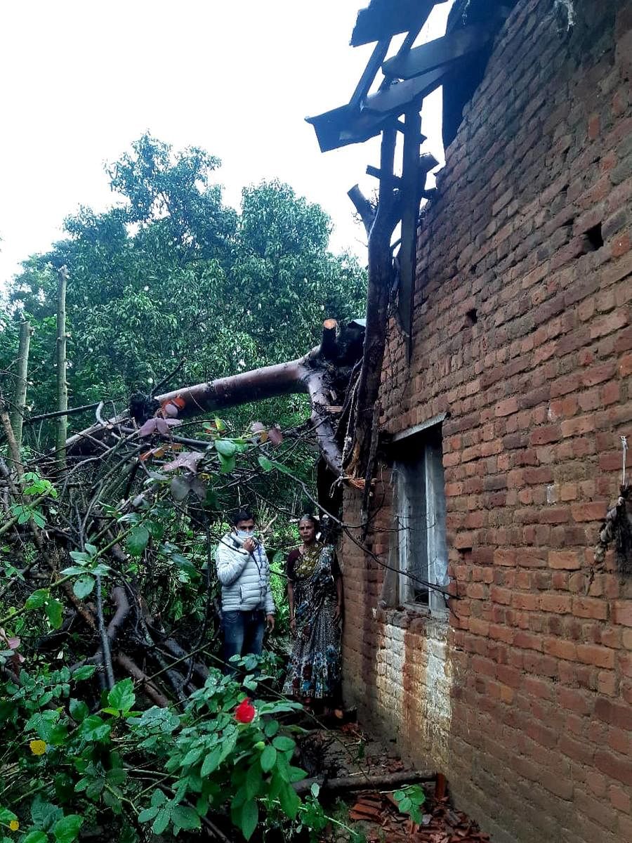 A house belonging to Vijayalakshmi in Chikkabhandara village in Kodlipet hobli in Somwarpet taluk was damaged.
