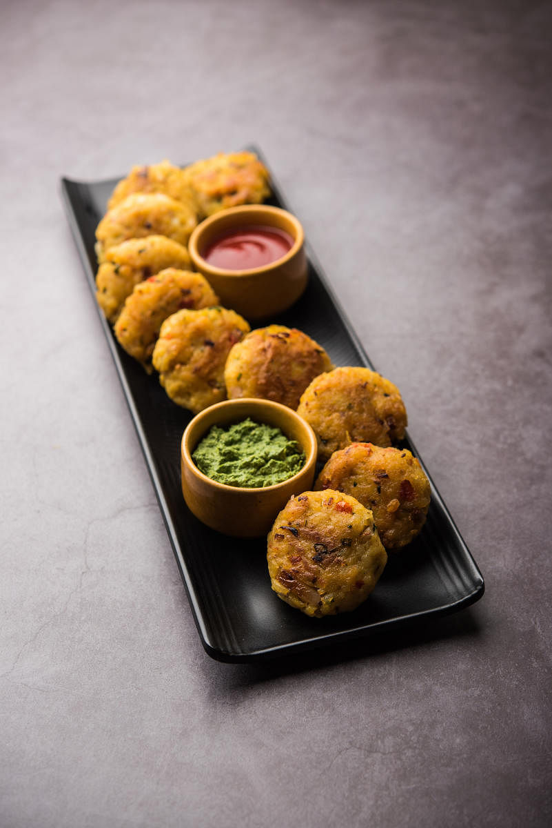 Paneer masala vada