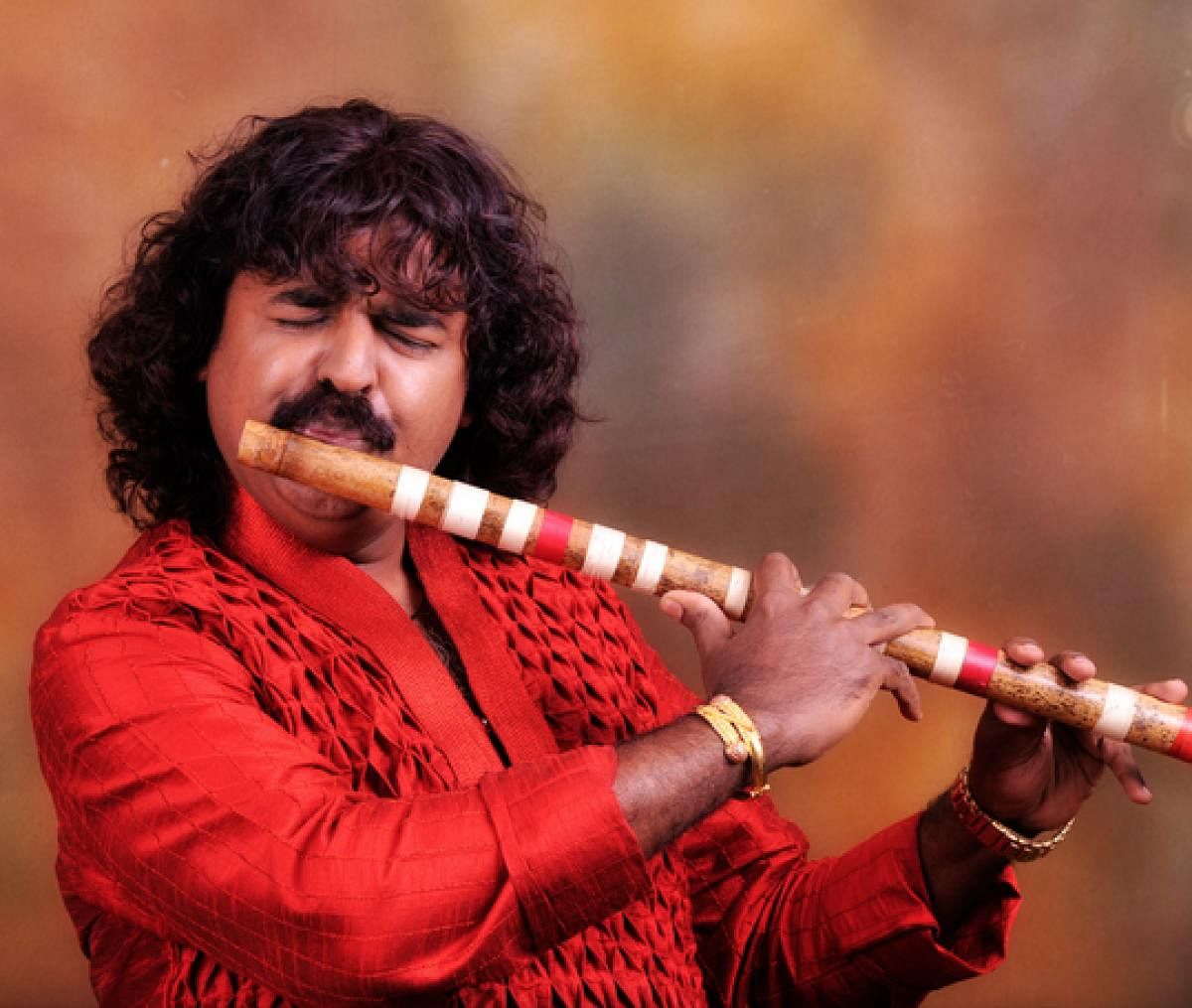 Renowned flautist Pravin Godkhindi has introduced rare ragas in Raagatainment, his music series now in its 50th week.