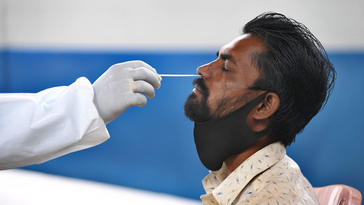 Cumulatively a total of 3,30,18,369 samples have been tested in the state, of which 1,29,099 were tested on Tuesday alone. Credit: DH Photo/Pushkar V