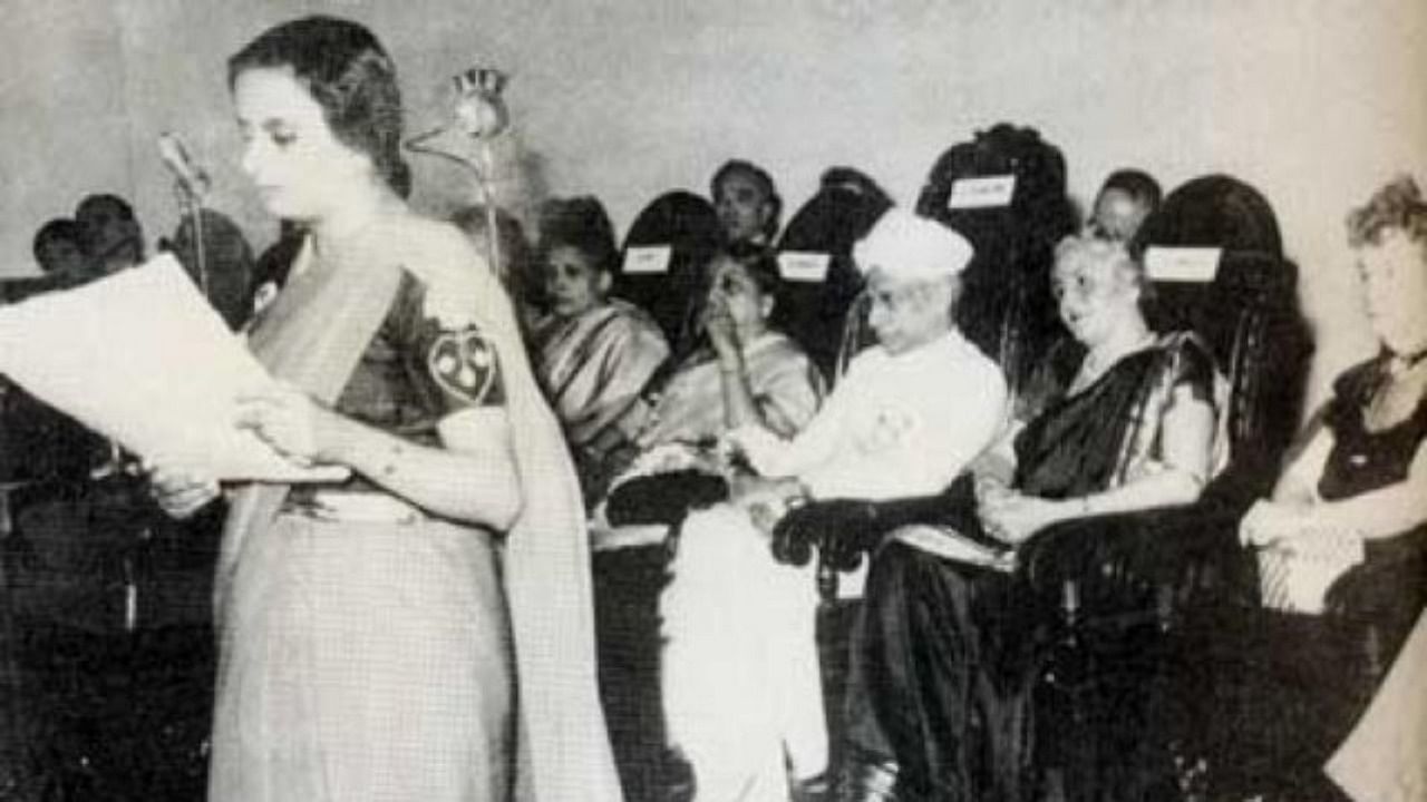 The Third International Conference, Bombay, 1952 held by Family Planning Association India. Dhanvanthi Rama Rau is be seen seated next to former President Sarvepalli Radhakrishnan. Credit: Wikipedia Commons