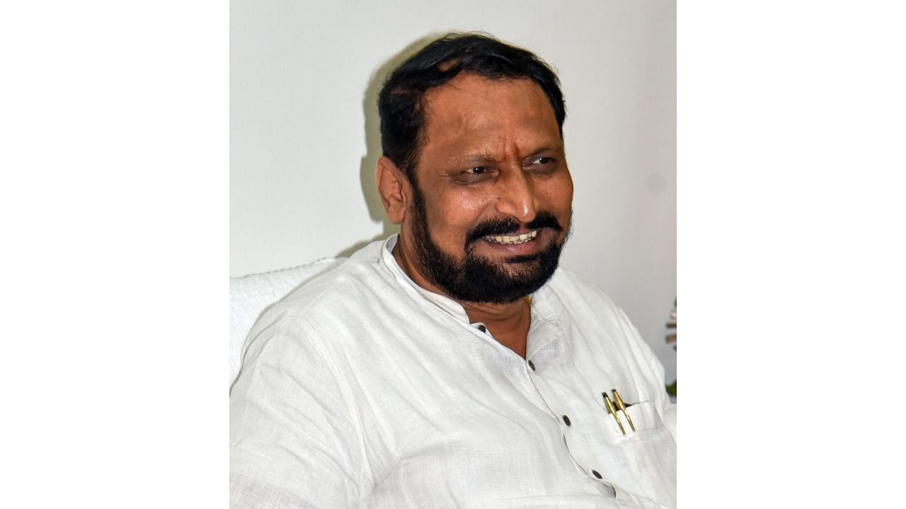 Karnataka Deputy CM Laxman Savadi. Credit: DH file photo