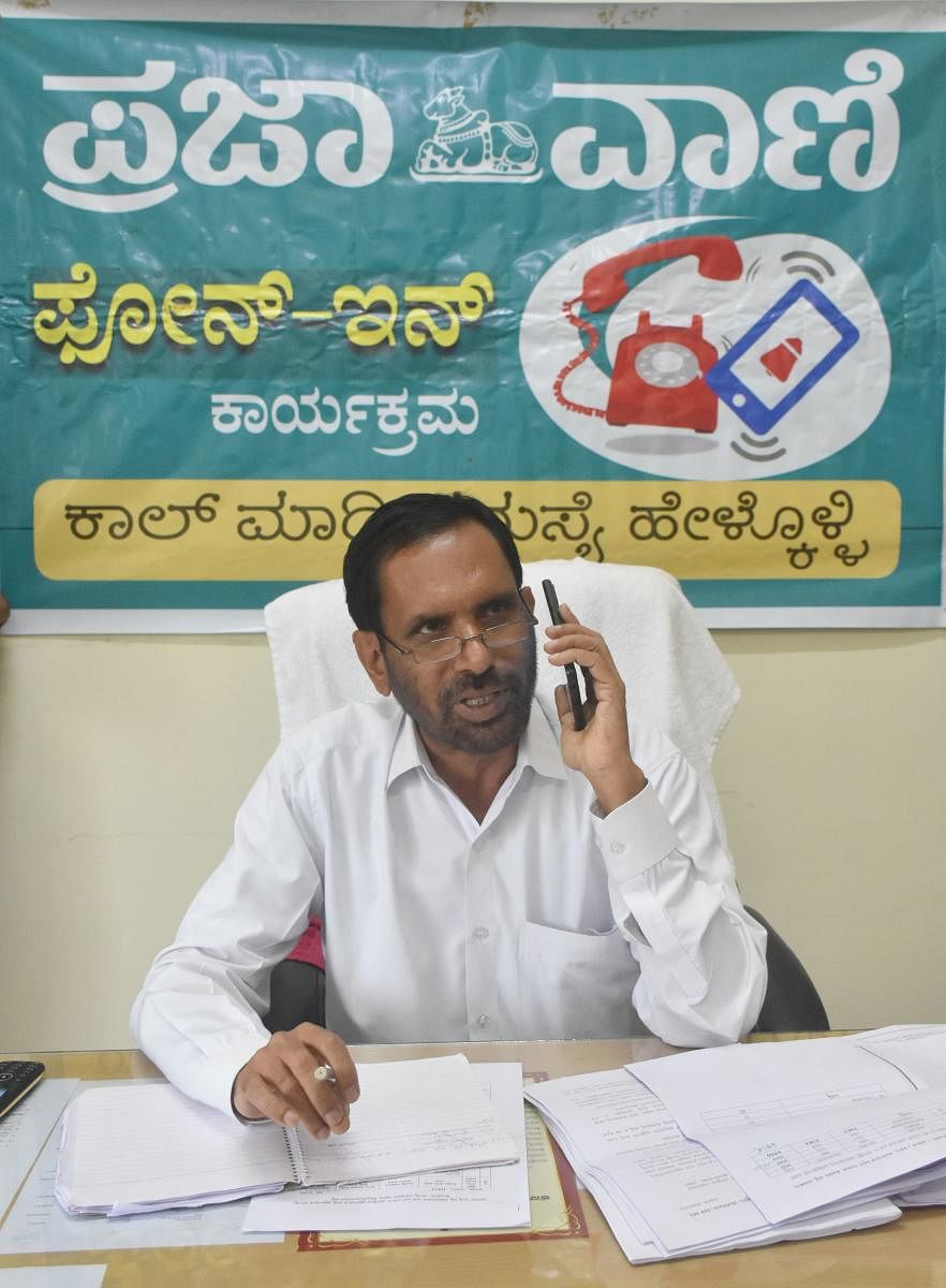 DDPI A Shridharan during the Prajavani phone-in programme on SSLC examination.