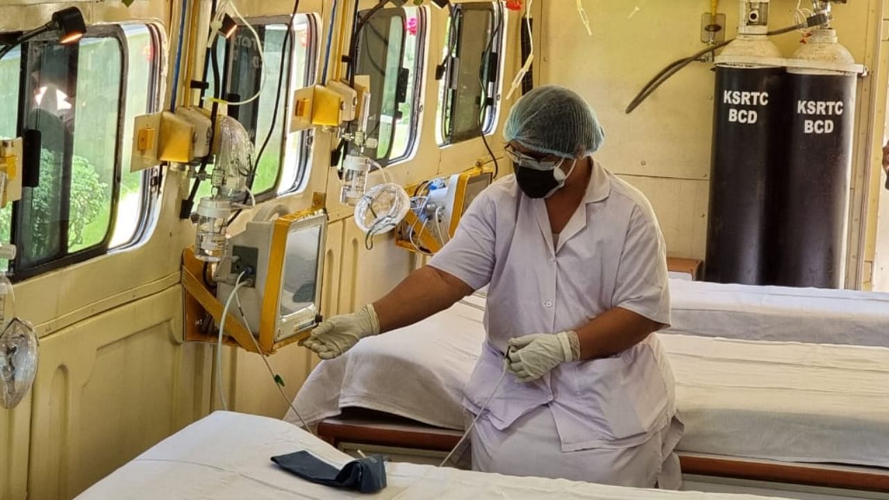 Built in-house by the KSRTC at an estimated cost of Rs 10 lakhs, the ICU on wheels is the second such effort by the corporation to pitch in during the emergency. Credit: DH Photo