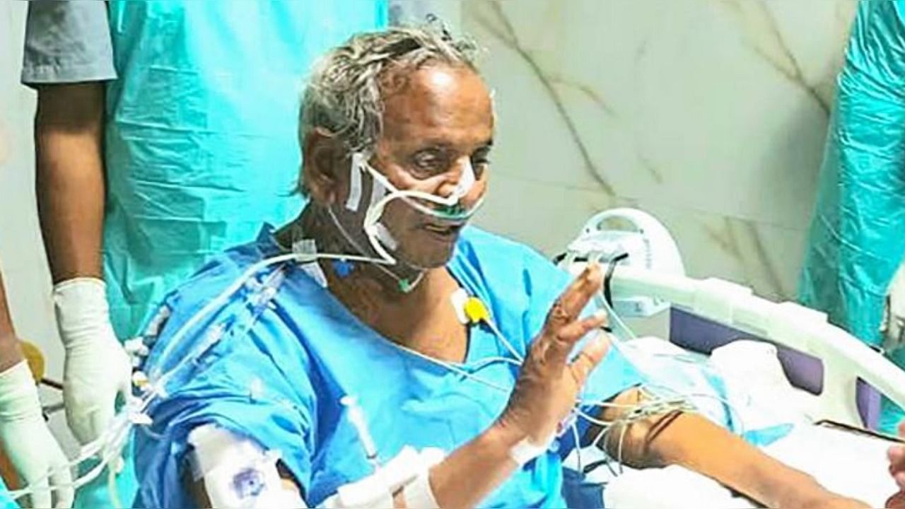 Former UP chief minister Kalyan Singh receives treatment at SGPGIMS hospital in Lucknow. Credit: PTI Photo