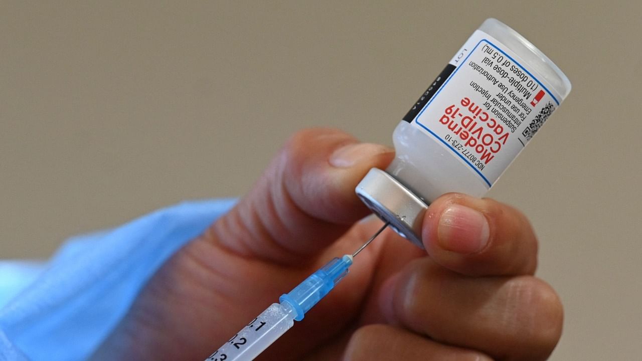 A nurse prepares a dose of the Moderna vaccine against Covid-19. Credit: AFP Photo