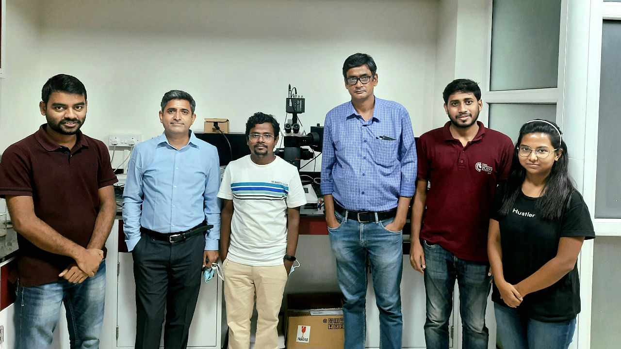 Some of the members of the IISER-IIT team. From L-R, Susobhan Das, Prof. C Malla Reddy, Surojit Bhunia, Prof. Nirmalya Ghosh, Saikat Mondal, Ishita Ghosh. Photo: IISER. 