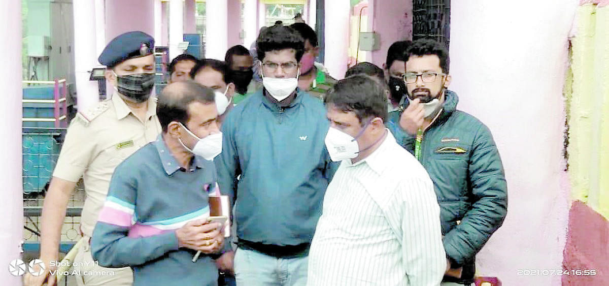 MLA Appachu Ranjan M P visited the Harangi reservoir on Saturday and held a discussion with irrigation department assistant executive engineer Mahendra Kumar. Credit: special arrangement