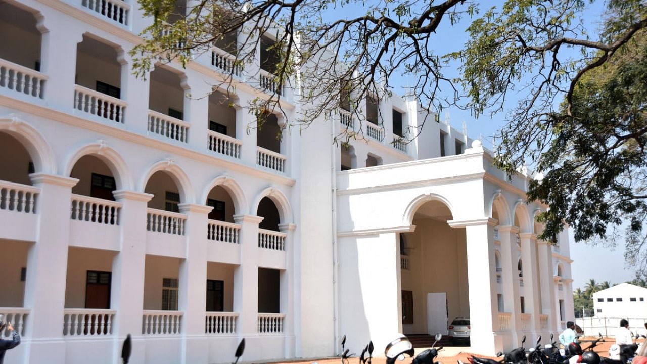 Majority of the institutions have no laboratory, classrooms to accommodate more students and most importantly the institutions are also facing shortage of teaching faculty. Credit: DH file photo