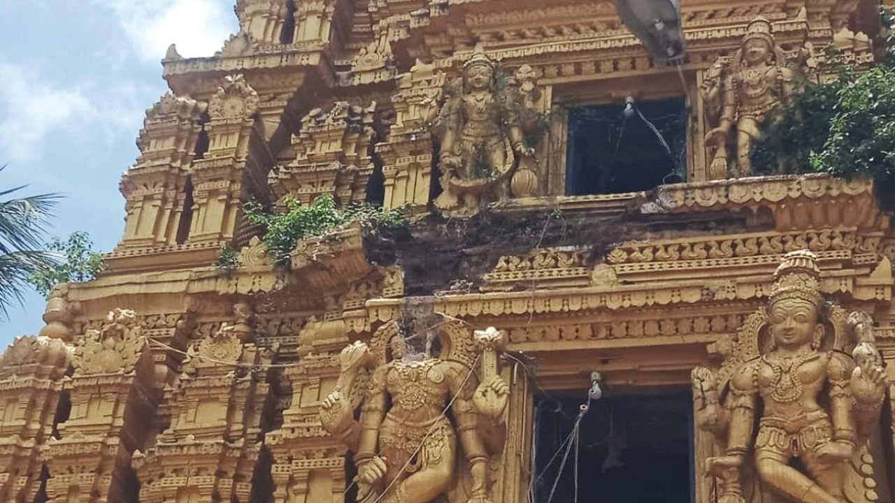 A portion of the Rameshwaraswamy temple in Ramanathapura was damaged following heavy rains in Hassan district. Credit: DH Photo