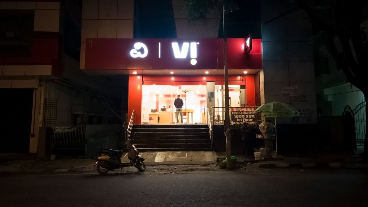 Storefront of Vi after rebranding from Vodafone Idea. Credit: DH Web Desk Photo