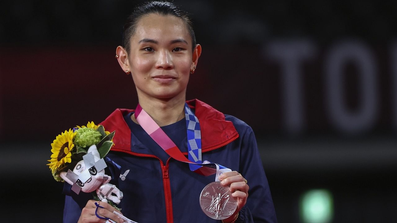 Tai Tzu-Ying of Taiwan poses with her medal. Credit: Reuters Photo